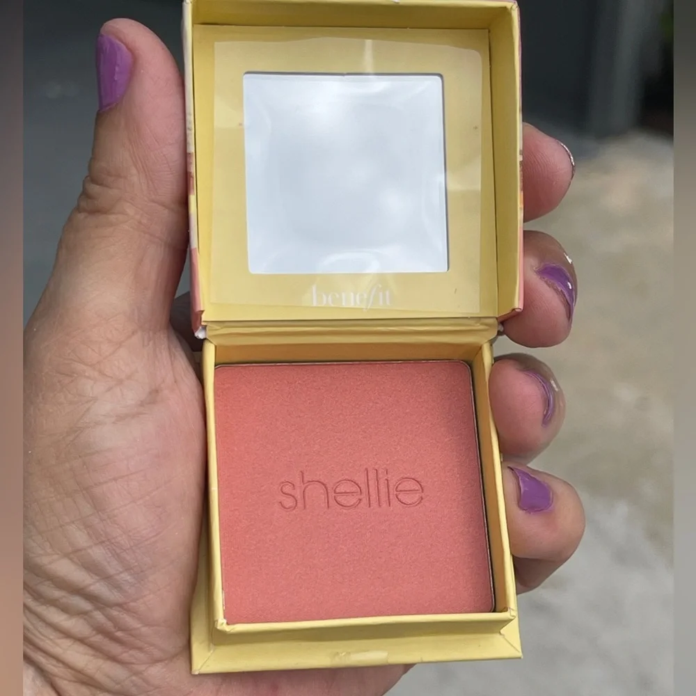 BENEFIT COSMETICS Silky Soft Powder Blush In Shellie (Warm Seashell Pink)